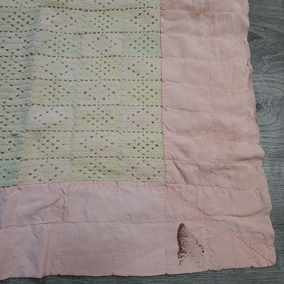 VINTAGE Crochet and Hand Stitched Pink and Cream Small Baby Blanket - Picture 4 of 14
